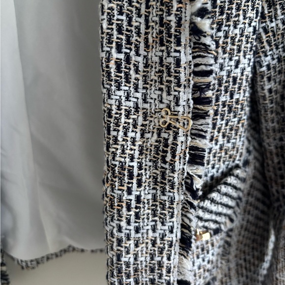 Chico's Black Tweed Fringe Blazer Jacket Women’s Size 8/10 (Chico’s Size 1) - Picture 15 of 15